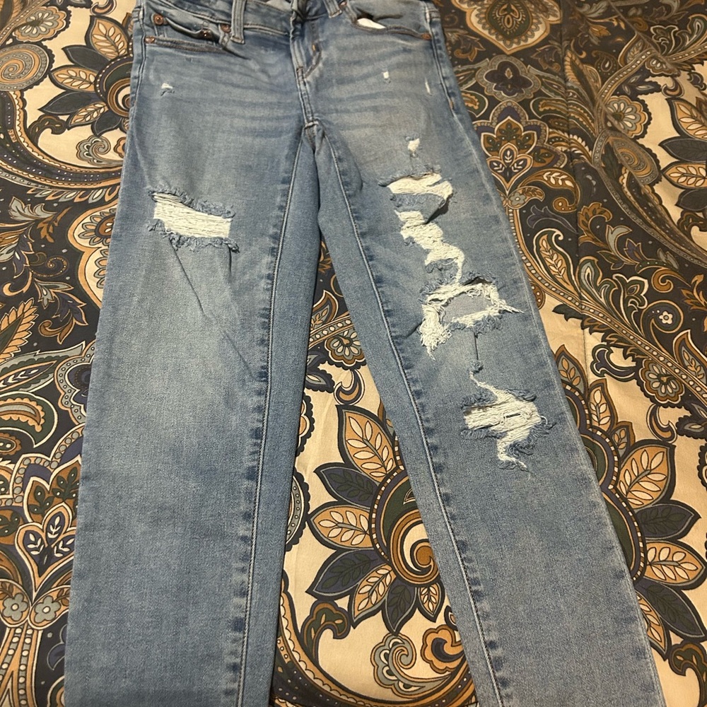 American Eagle Outfitters Light Blue Distressed Skinny Jeans